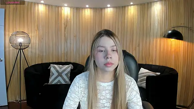 Snapshot of TiffannySins chatting on 18, 7, 2026 TiffannySins online show from 18, 7, 2026