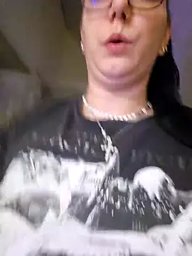 Snapshot of Swiss_Lady chatting on 3, 10, 2025 Swiss Lady online show from 3, 10, 2025