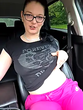 Snapshot of Swiss_Lady chatting on 4, 10, 2025 Swiss Lady online show from 4, 10, 2025