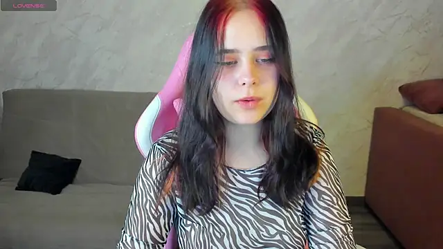 Snapshot of Alis_Platt chatting on 6, 10, 2025 Alis Platt online show from 6, 10, 2025