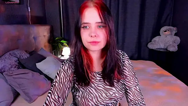 Snapshot of Alis_Platt chatting on 8, 10, 2025 Alis Platt online show from 8, 10, 2025