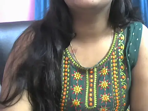 Queenxxx98 online show from 19, 10, 2025