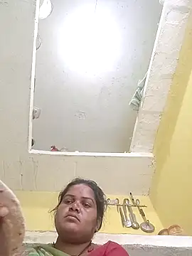 Snapshot of Rashi_cut chatting on 13, 10, 2025 Rashi cut online show from 13, 10, 2025