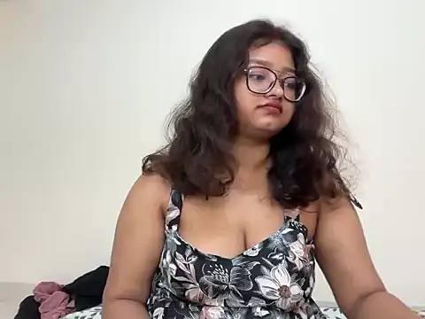 Drizzling Intimecy online show from 22, 9, 2025