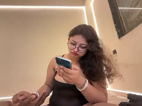 Drizzling Intimecy online show from 20, 10, 2025