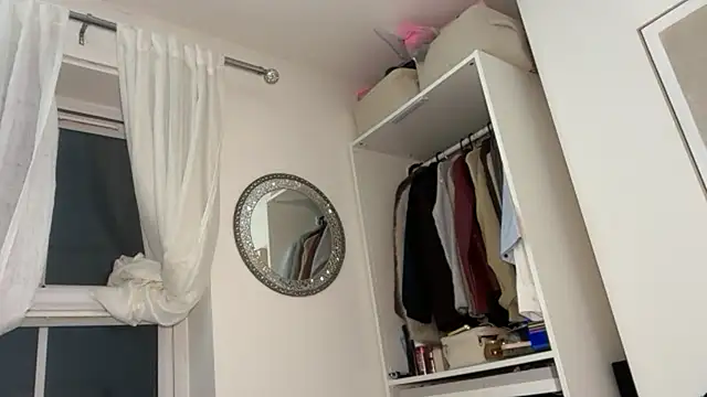 Snapshot of KayleeBella chatting on 5, 2, 2026 KayleeBella online show from 5, 2, 2026