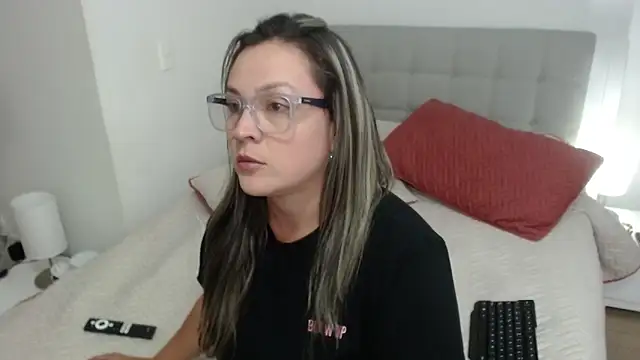 Snapshot of sophie_lopez1 chatting on 13, 9, 2025 sophie lopez1 online show from 13, 9, 2025