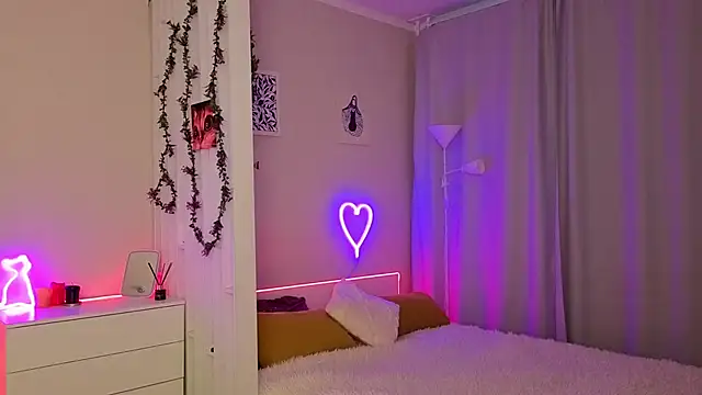 PurrrBerry online show from 8, 11, 2025