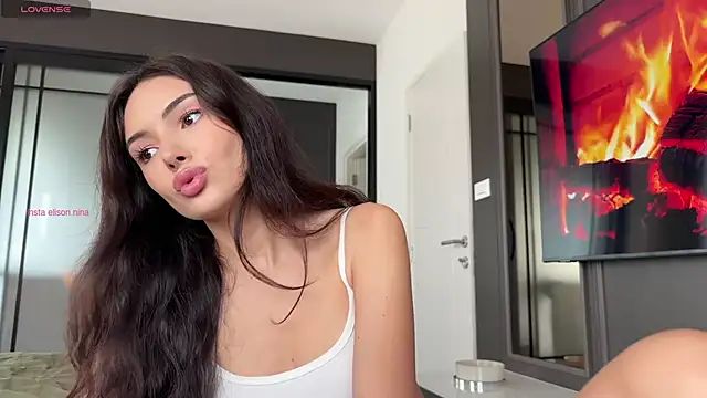 Snapshot of elisonni_ chatting on 7, 11, 2025 elisonni online show from 7, 11, 2025