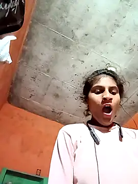 Snapshot of Jyoti_thakurr chatting on 15, 9, 2025 Jyoti thakurr online show from 15, 9, 2025