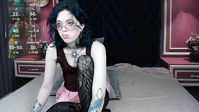 NoelleGothicShadow online show from 2, 4, 2026