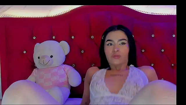 Snapshot of Lizzy_LaBelle chatting on 5, 11, 2025 Lizzy LaBelle online show from 5, 11, 2025