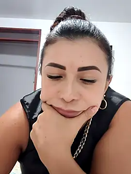 mia mancinii online show from 18, 7, 2026
