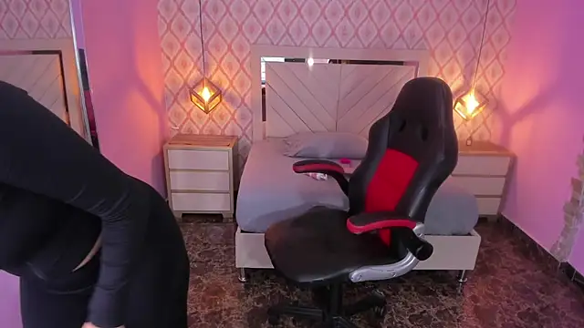 Snapshot of CHRISTY_TEIGEN4 chatting on 28, 10, 2025 CHRISTY TEIGEN4 online show from 28, 10, 2025