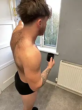 harleybarker online show from 30, 10, 2025