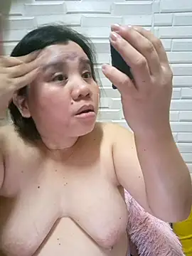 Snapshot of hotlyn45 chatting on 23, 11, 2025 hotlyn45 online show from 23, 11, 2025