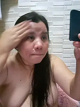 Snapshot of hotlyn45 chatting on 24, 11, 2025 hotlyn45 online show from 24, 11, 2025