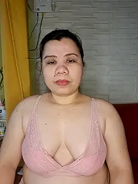 Snapshot of hotlyn45 chatting on 9, 3, 2026 hotlyn45 online show from 9, 3, 2026