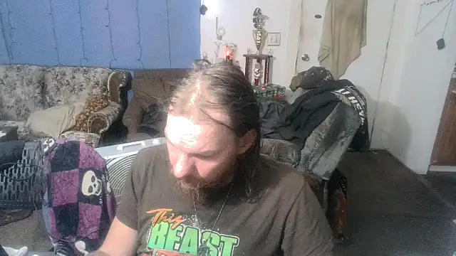 Poundtown1226 online show from 10, 9, 2025