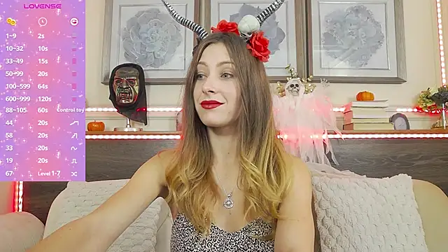 Snapshot of MuseDollX chatting on 19, 10, 2025 MuseDollX online show from 19, 10, 2025