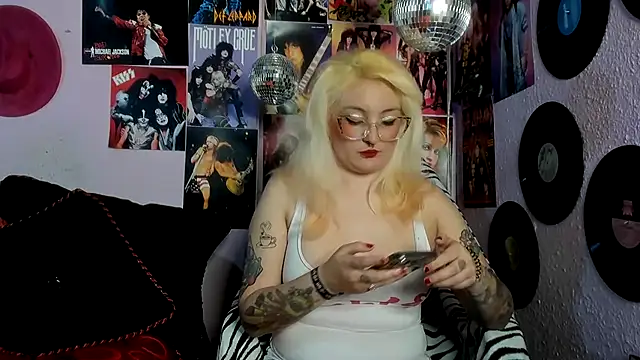 Avril Maria online show from 19, 5, 2026