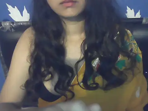 SoftButDeadly0 online show from 13, 12, 2025