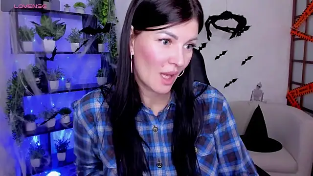 O1d Lady online show from 6, 11, 2025