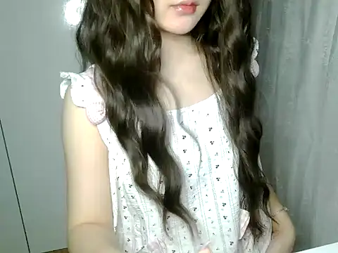 Snapshot of Annabelle-e chatting on 19, 7, 2026 Annabelle-e online show from 19, 7, 2026
