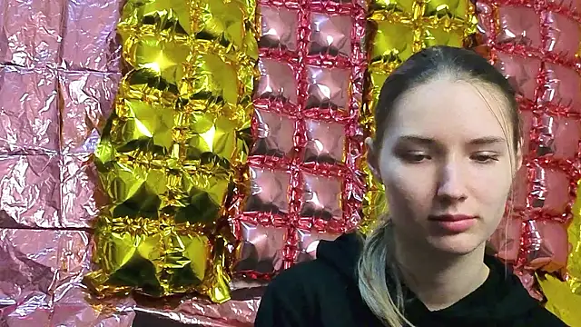  kikiclark   online show from 19, 3, 2026