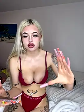 Steffi Snowbunny online show from 13, 10, 2025