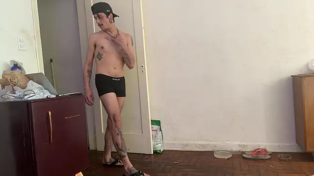 Snapshot of chrisalmeid_ chatting on 16, 11, 2025 chrisalmeid online show from 16, 11, 2025