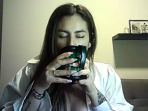 Valery  Rouse  online show from 21, 4, 2026