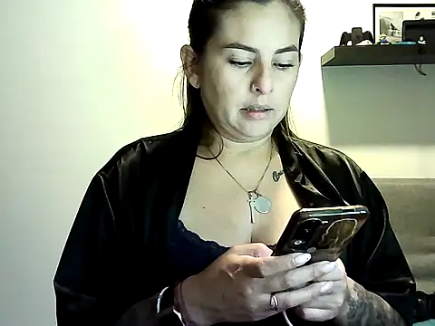 Valery  Rouse  online show from 25, 5, 2026