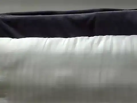 Snapshot of Riva_arora01 chatting on 17, 11, 2025 Riva arora01 online show from 17, 11, 2025