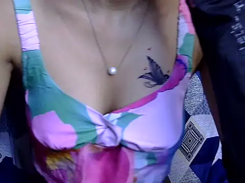 Snapshot of Riva_arora01 chatting on 22, 11, 2025 Riva arora01 online show from 22, 11, 2025