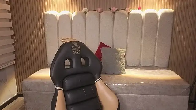 Snapshot of _Mia_Evans_1 chatting on 24, 2, 2026 Mia Evans 1 online show from 24, 2, 2026