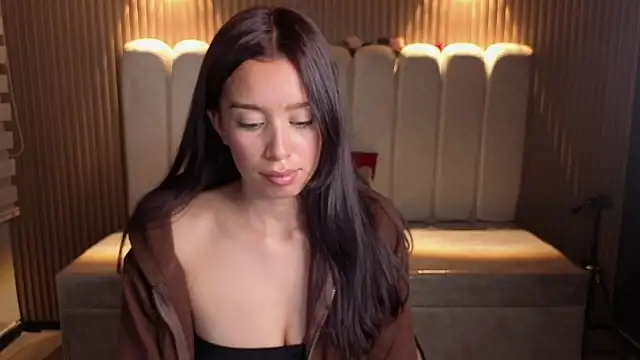  Mia Evans 1 online show from 10, 4, 2026