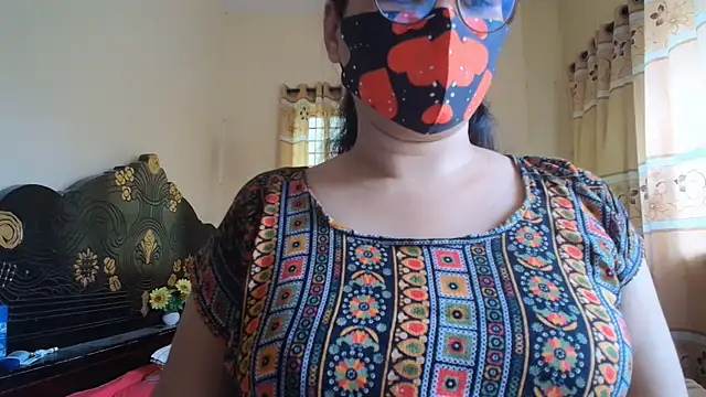Snapshot of Elena_cruz5 chatting on 8, 7, 2026 Elena cruz5 online show from 8, 7, 2026