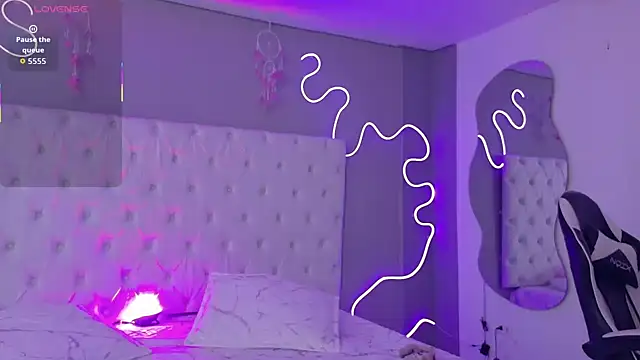 Emma visconti online show from 17, 12, 2025