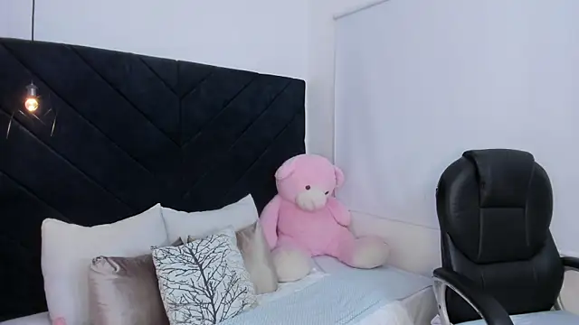 kate lua online show from 4, 2, 2026