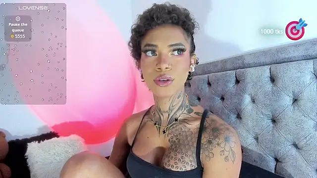 michell danna online show from 25, 10, 2025