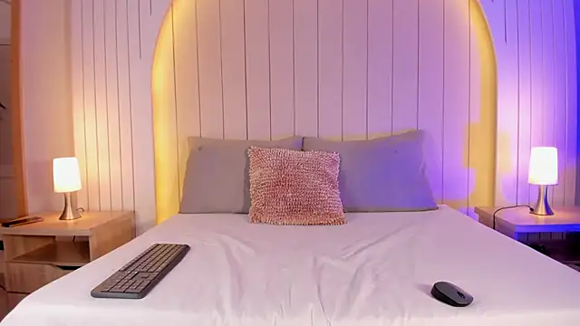 ALICESANDOVAL online show from 17, 12, 2025