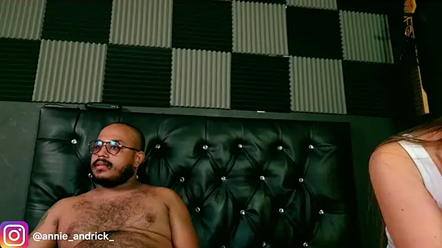  leda swan  online show from 16, 1, 2026