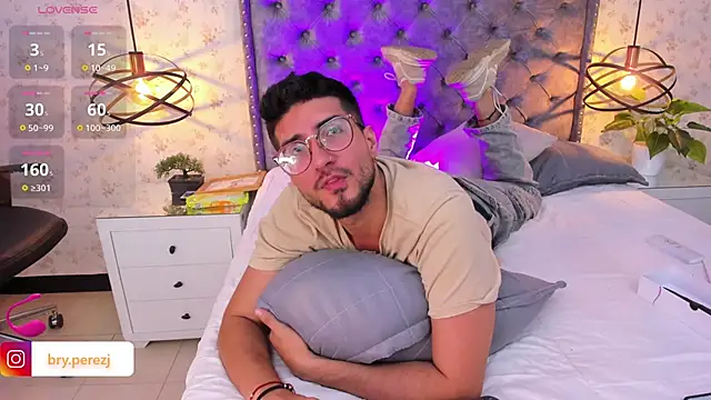 bryXonStorm online show from 9, 11, 2025