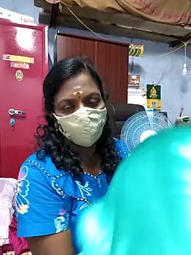 Snapshot of umashreetamil chatting on 1, 5, 2026 umashreetamil online show from 1, 5, 2026