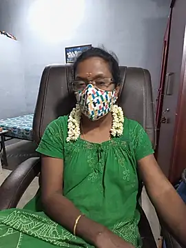 Snapshot of umashreetamil chatting on 25, 5, 2026 umashreetamil online show from 25, 5, 2026