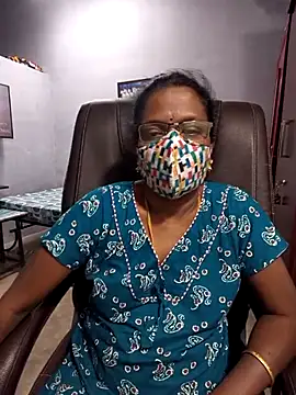 Snapshot of umashreetamil chatting on 27, 5, 2026 umashreetamil online show from 27, 5, 2026