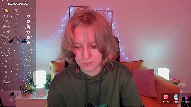 Hailey Foxy online show from 5, 10, 2025