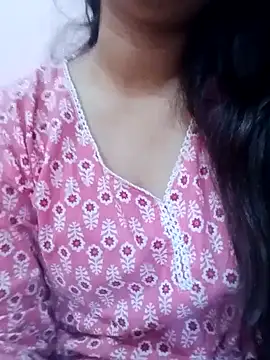 Snapshot of Queen_Pari87 chatting on 14, 9, 2025 Queen Pari87 online show from 14, 9, 2025