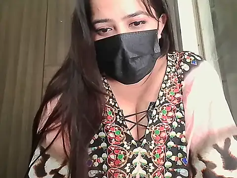 Snapshot of Queen_Pari87 chatting on 16, 11, 2025 Queen Pari87 online show from 16, 11, 2025